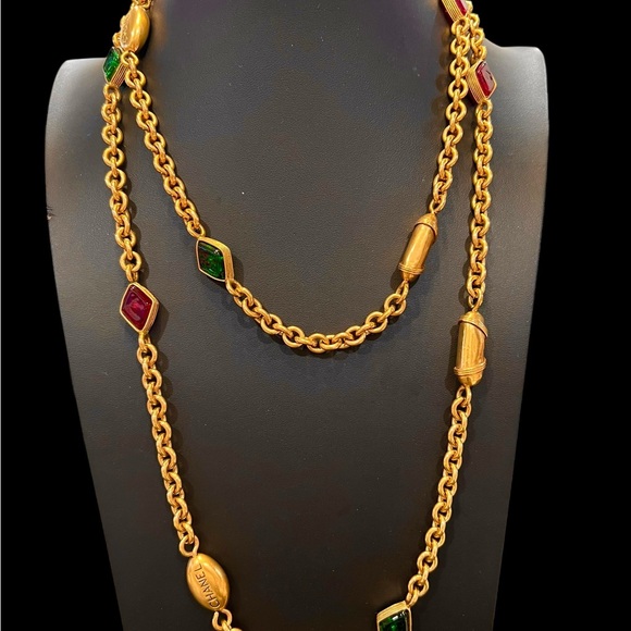 Chanel Vintage 1994 Fall Gold Plated Necklace with Red and Green Gripoix - Picture 5 of 12